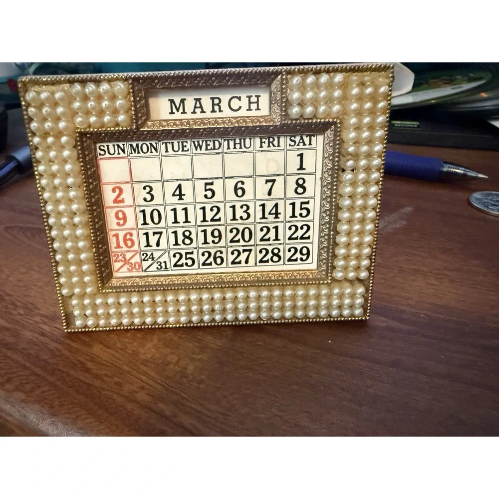 Antique Vintage Rare Manual Calendar , Metal‎ Made